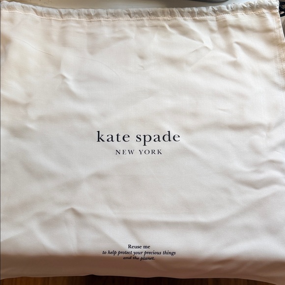 Kate spade black purse crossbody saffiano leather medium NWT - Picture 8 of 12